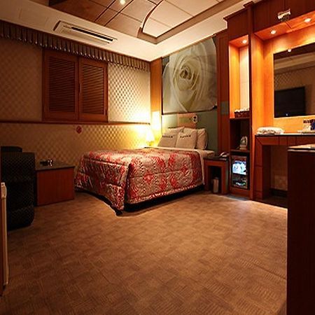Rampart Hotel Сувон Екстериор снимка