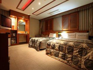 Rampart Hotel Сувон Екстериор снимка